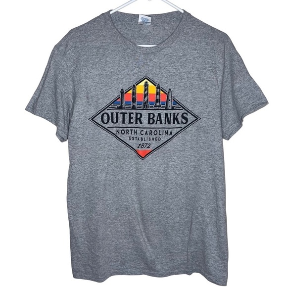 3/$25 🍄 Outer Banks Gray Graphic T-shirt Adult Medium - Picture 1 of 4